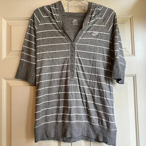 NIKE Sportswear V-neck hooded Cotton T-shirt women’s size Medium